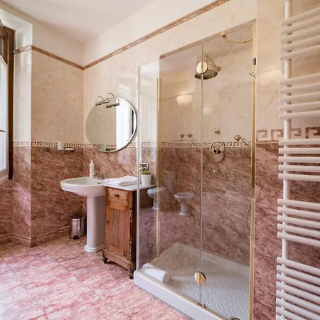 Apartment The Como