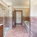 Apartment The Como